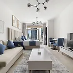 Elegant Studio Near To Metro