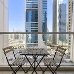 Elegant Studio Near To Metro