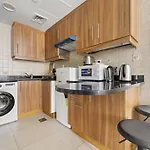 Elegant Studio Near To Metro